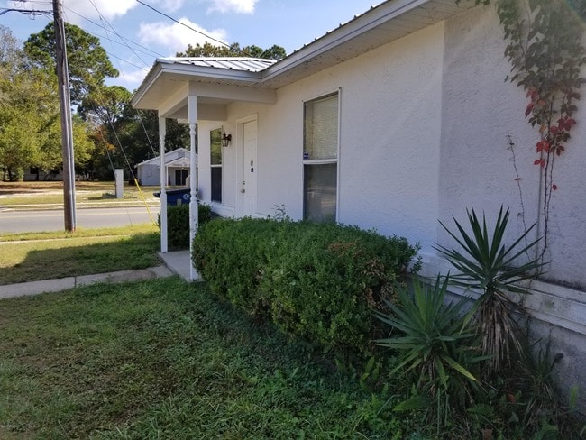 Building Photo - 3701 Burnham Way