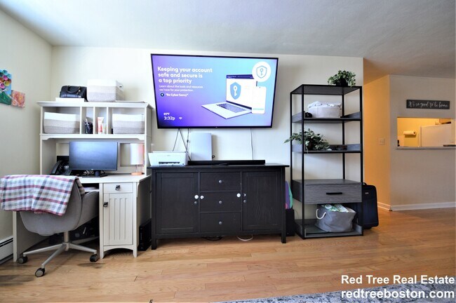 Building Photo - 5050 Washington St