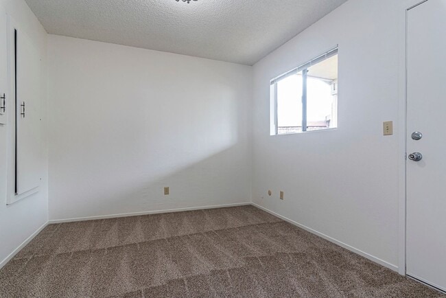 Building Photo - 1249 4th St