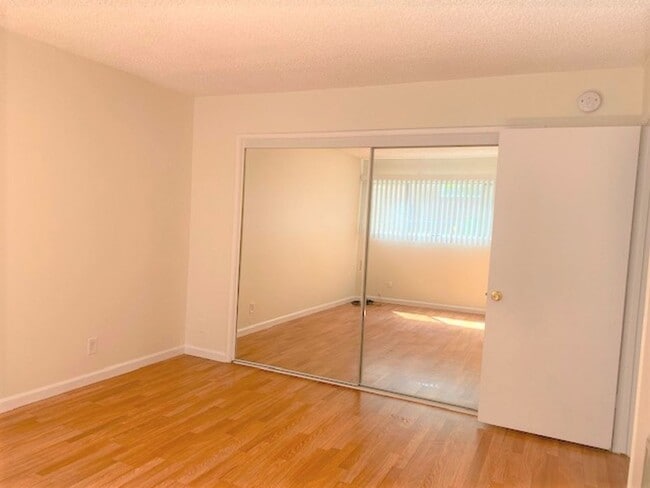 Foto del edificio - Charming 1-Bedroom Apartment Located in Va...