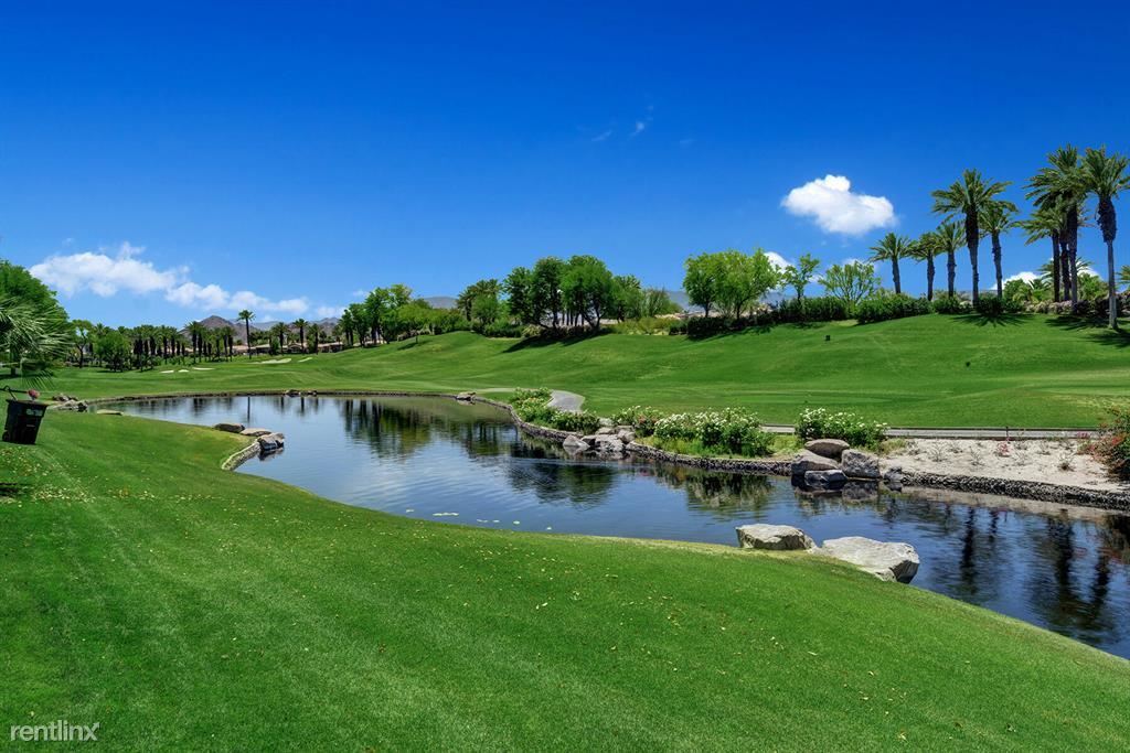 Foto principal - 3 br, 4 bath Condo - 191 Desert Holly Dr