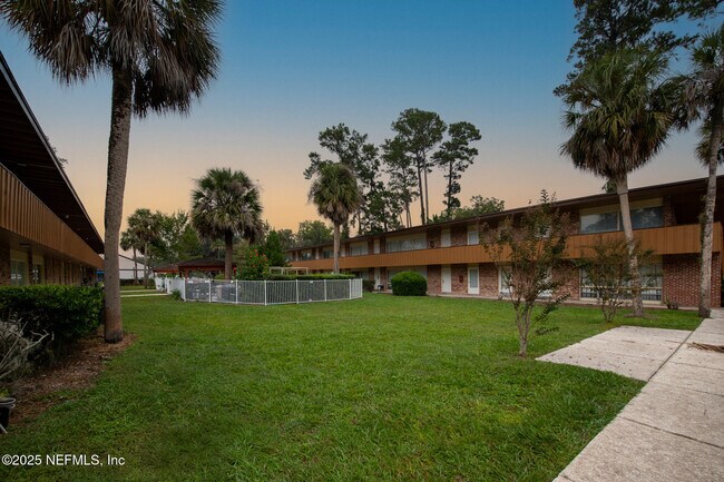 Foto del edificio - 1217 Park Ave