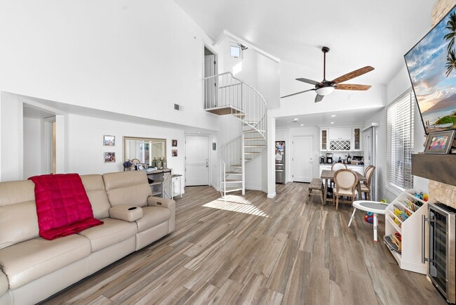 Building Photo - 747 Via Otono