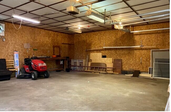 Building Photo - 20427 Mack Dr