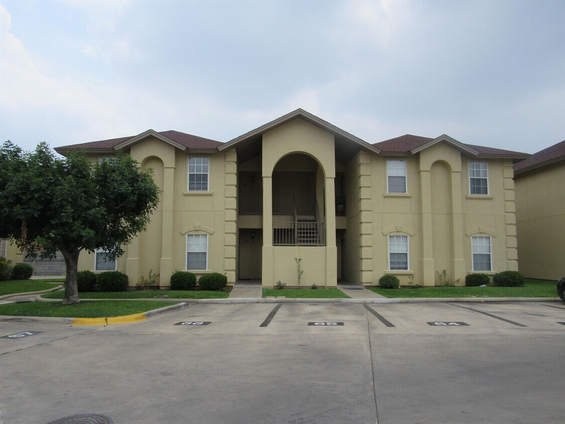 9804 Cantera Ct Unit 66, Laredo, TX 78045 Condo for Rent in Laredo