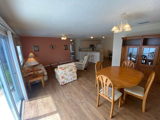 Building Photo - Beautiful 2 + 2 Villa, Mostly Furnished AN...
