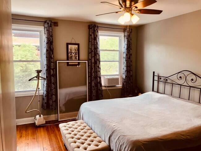 Dormitorio principal 2 - 701 W 37th St