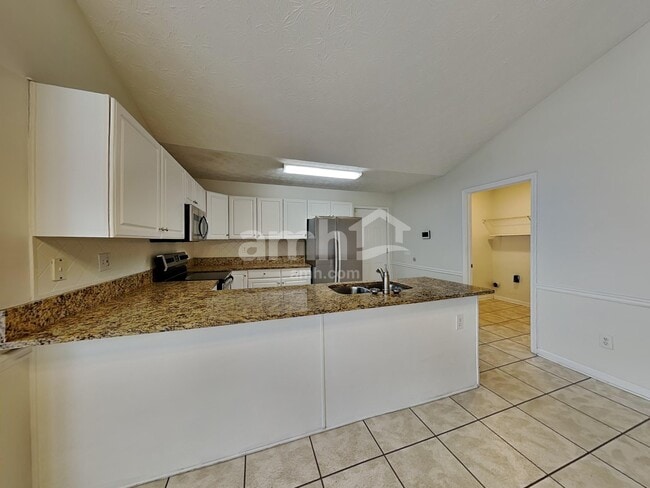 Foto del edificio - 18 Ludwick Ln