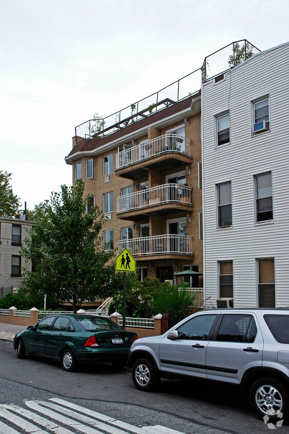 Foto del edificio - 319 18th St