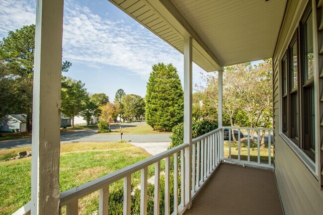 Foto del edificio - Move-In Ready 3BR Home with Upgrades & Prime Charlotte Location!