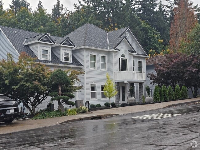 Building Photo - 13518 SW Hillshire Dr