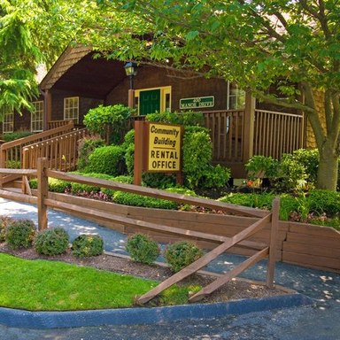 Primary Photo - 112 Manor Dr