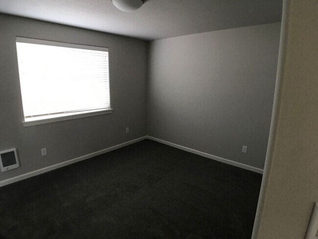 Foto del edificio - 957 NW Oak Ave