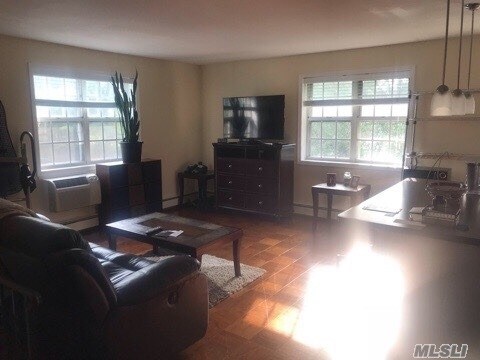 Building Photo - 94 Carole Ct