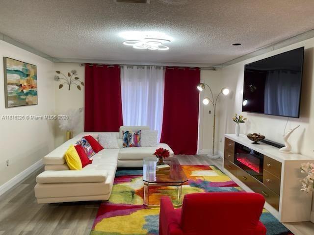 Foto del edificio - 267 NE 201st Terrace