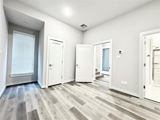 Building Photo - 5823 Fairdale Ln