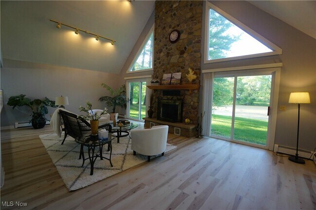 Foto del edificio - 14543 Ensign Rd