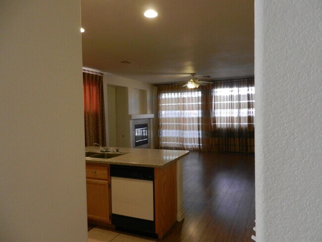 Building Photo - 6049 Clifton Hollow St