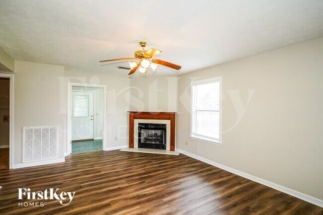 Building Photo - 209 Moorhill Ave