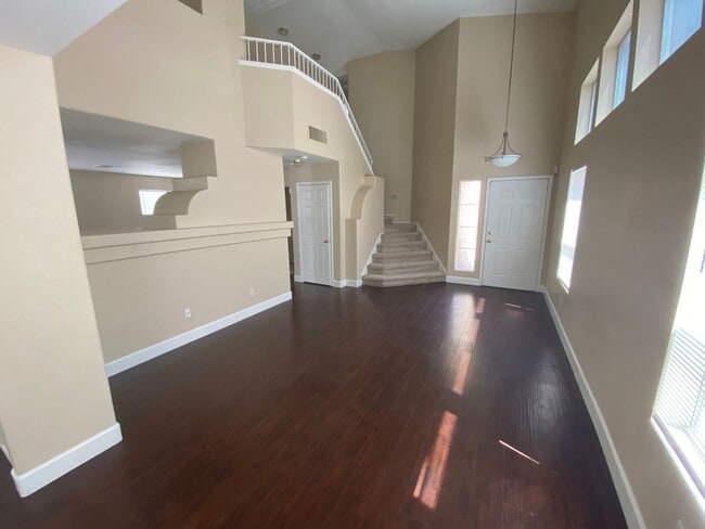 Building Photo - Wonderful 4 bed/2.5 bath home located in W...