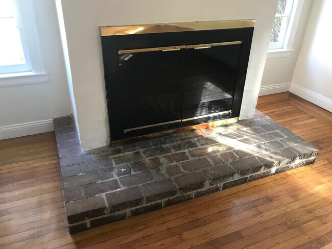 Building Photo - 1443 Capuchino Ave