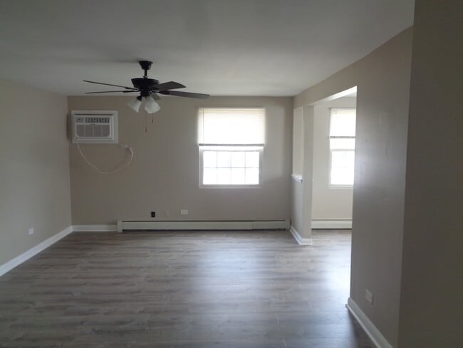 Building Photo - 9433 86th Ct