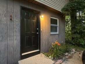 Building Photo - 4167 W Ridge Rd