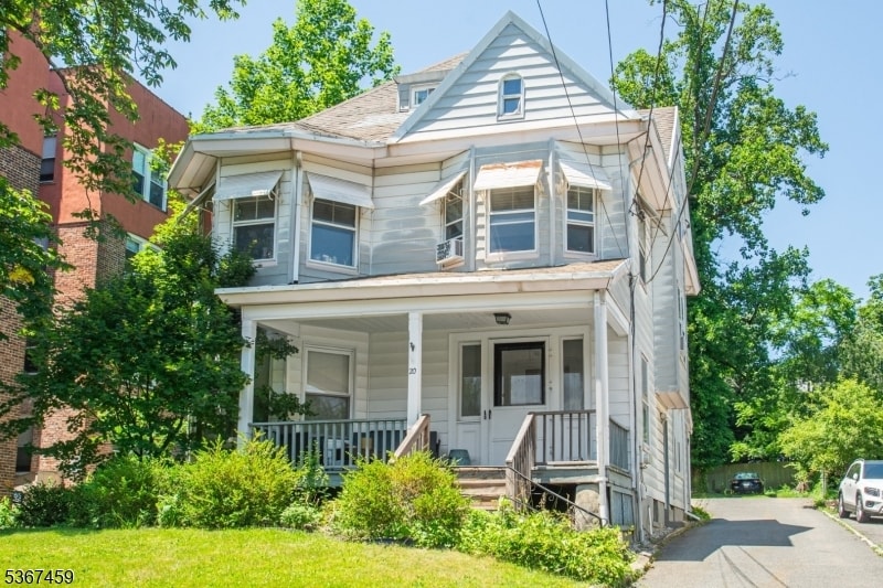 Primary Photo - 20 St Lukes Pl