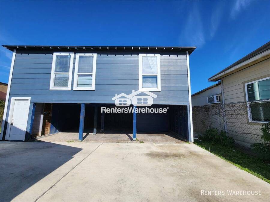 Foto principal - 6915 1/2 Avenue L-