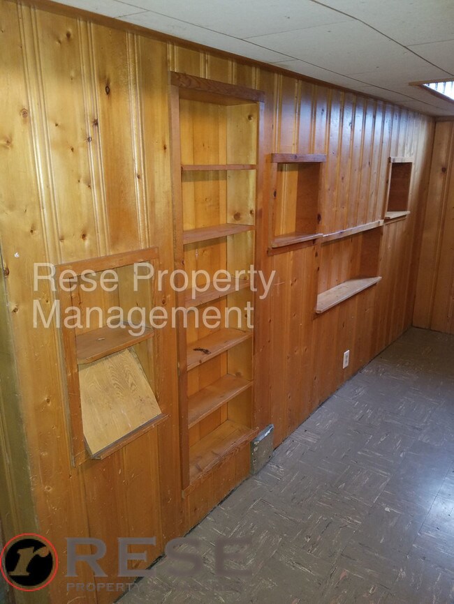 Building Photo - 3909 S Birch Dr