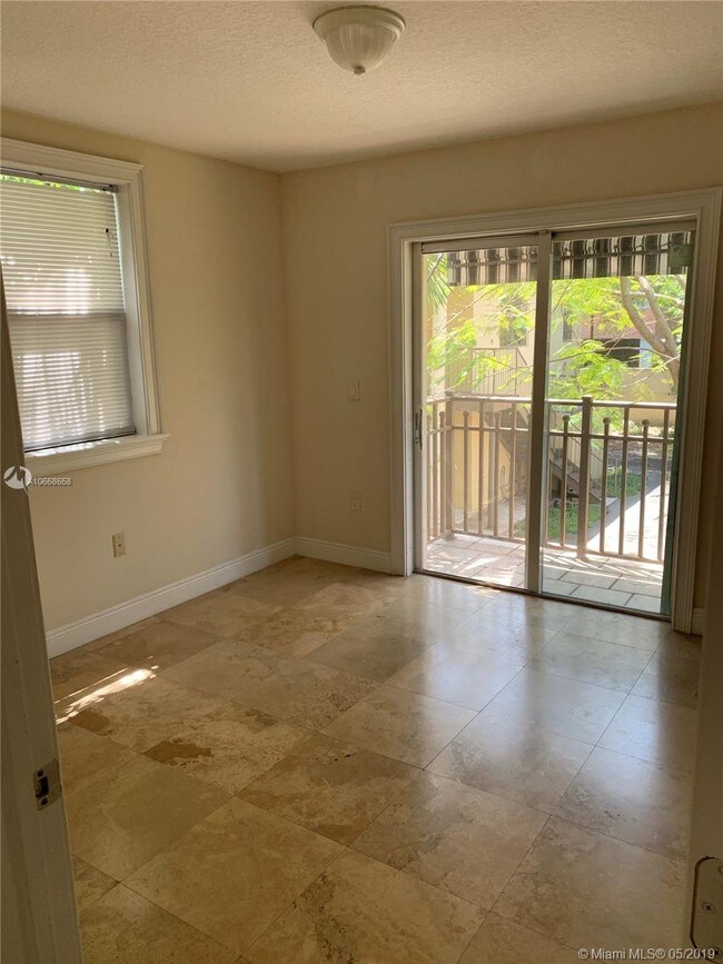 Foto del edificio - 2726 Coconut Ave