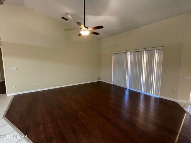 Building Photo - 5990 Shady Creek Ln