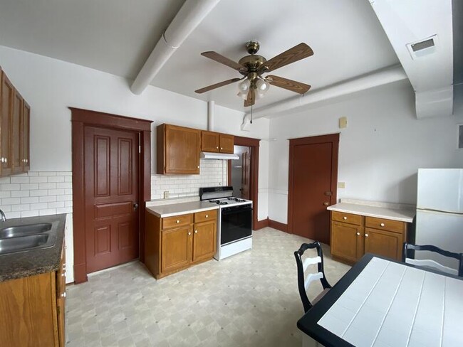 Building Photo - 13413 S Baltimore Ave
