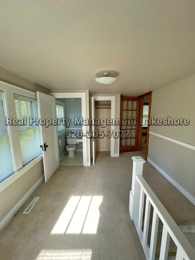 Building Photo - Large 3 Bedroom Home on 2 acres
