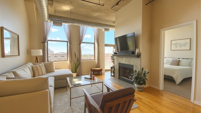 Building Photo - 758 N Larrabee St