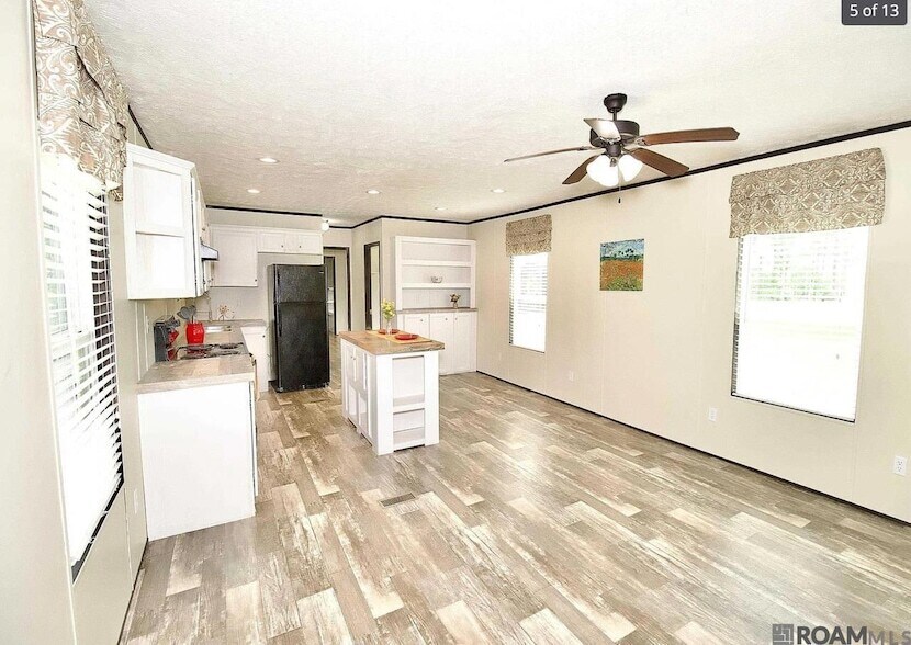 Foto del edificio - 23786 Joe May Rd