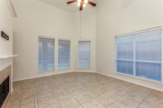 Foto del edificio - 592 Burning Oak Dr