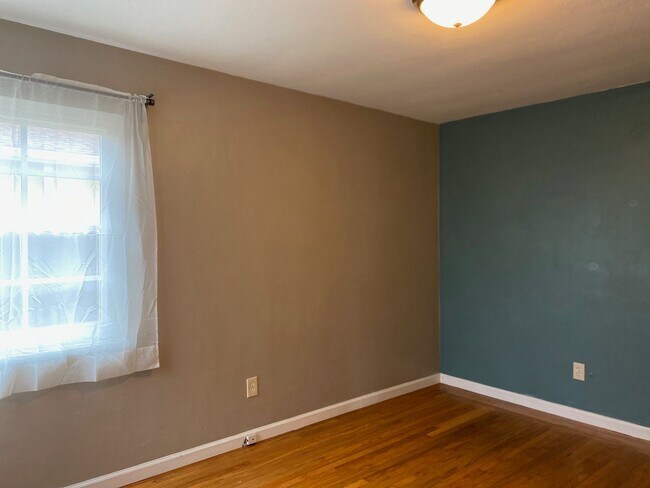 Building Photo - 961 High Street - 30% Rental Fee