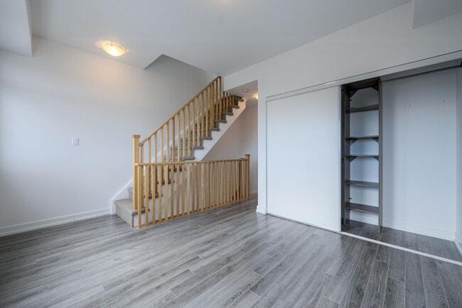 Photo du bâtiment - 60-TH60 Winston Park Blvd