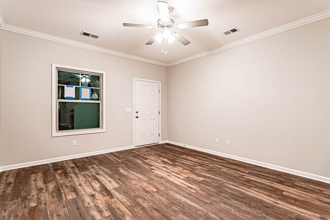 Foto del edificio - 4 Bedroom, 2.5 Bathroom Townhome in Mauldin!