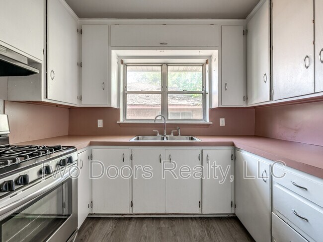 Photo - 1221 NE 44th St House