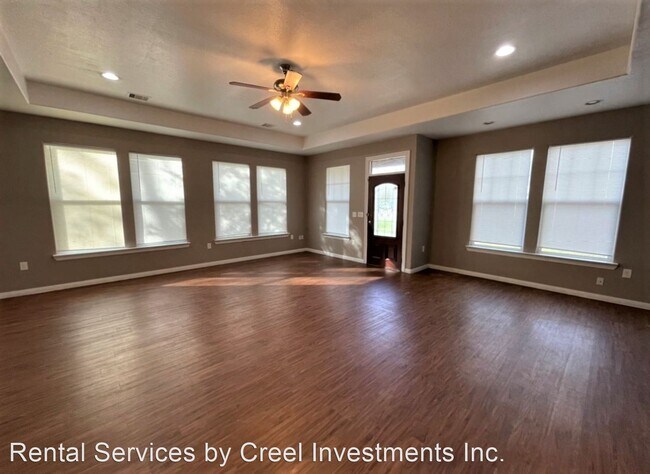 Building Photo - 2 br, 2 bath House - 590 E Virginia St