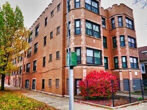 Building Photo - 8103 S Loomis Blvd