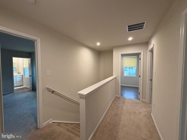 Foto del edificio - 27003 Greenleaf Dr