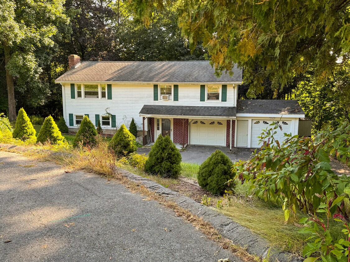 Foto principal - 20 Olde Surrey Dr