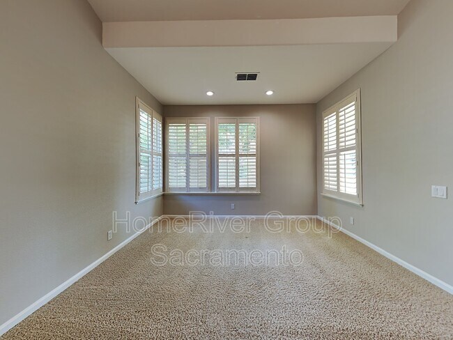 Foto del edificio - 5322 Bellegrove Way