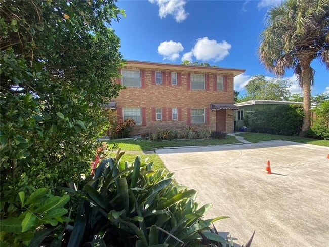 Foto del edificio - 310 SW 11th Ct