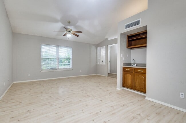 Foto del edificio - 3029 Yorkshire Ct