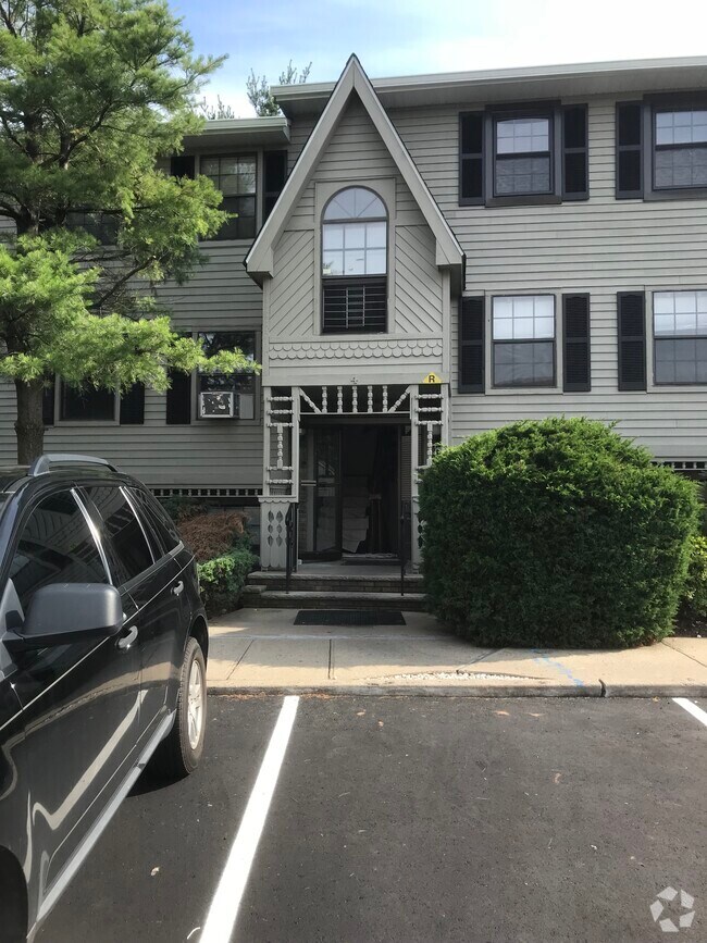 Hillside Gardens Apartments for Rent with Utilities Included Keasbey