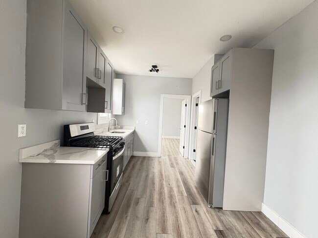 465 Ferry St 2 - 458 Ferry St